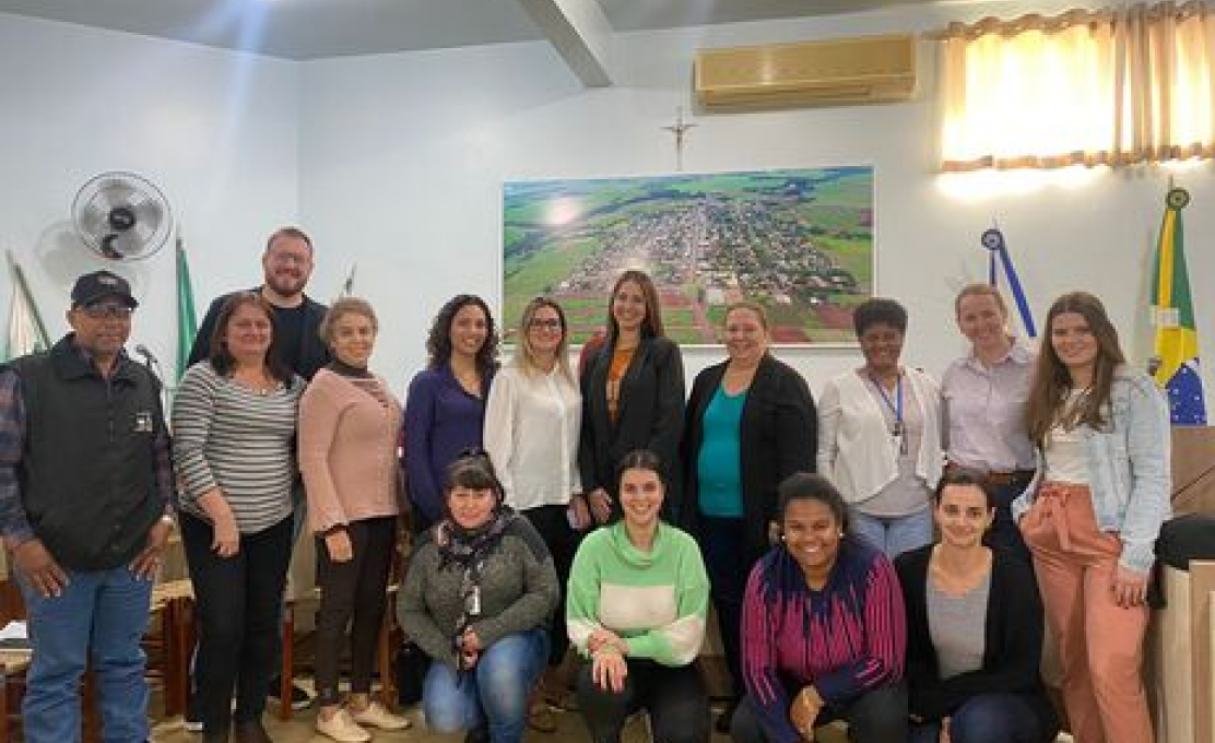 Secretaria de Assistência Social realiza encontro para implantação da Escuta Protegida no Mu...